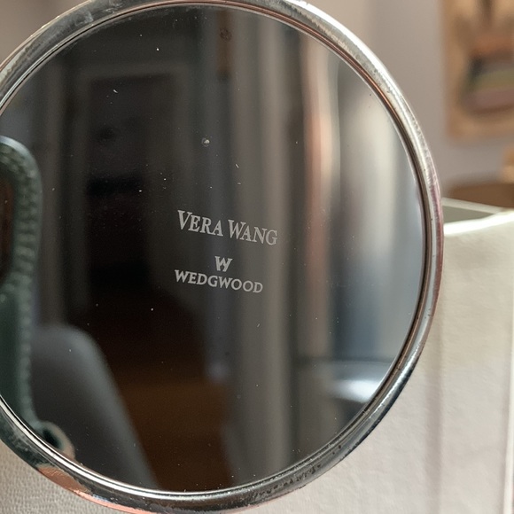 Vera Wang champagne flutes - Picture 3 of 3
